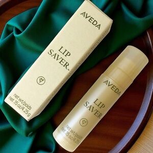 ✨AVEDA Lip Saver™ - Kiss Your Dry Lips Goodbye! 💋✨NIB Lip Balm